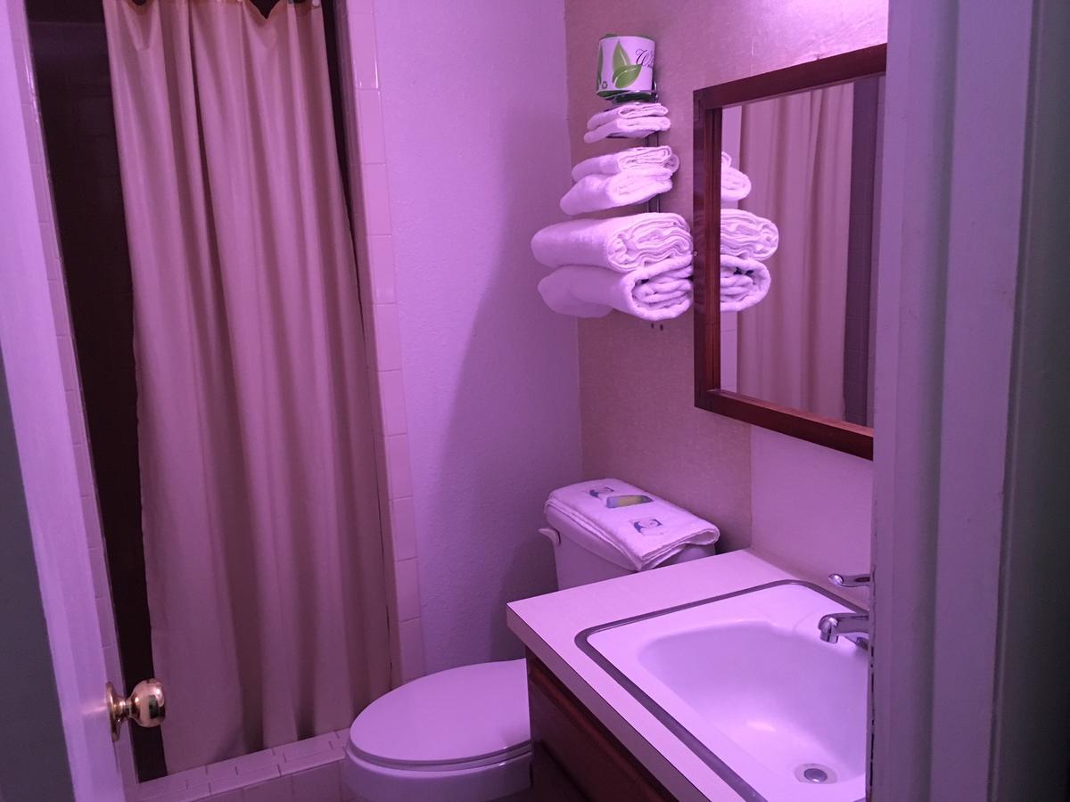 Skyliner Motel Stroud Dış mekan fotoğraf