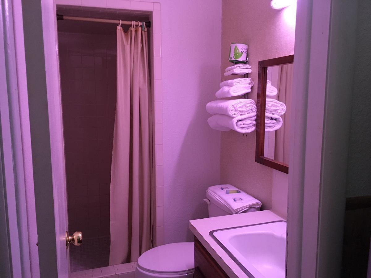 Skyliner Motel Stroud Dış mekan fotoğraf