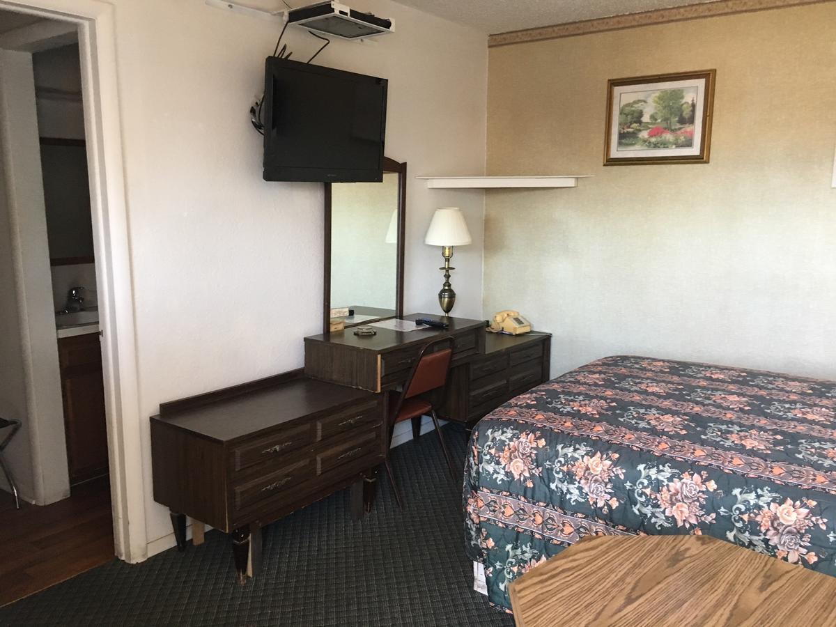 Skyliner Motel Stroud Dış mekan fotoğraf