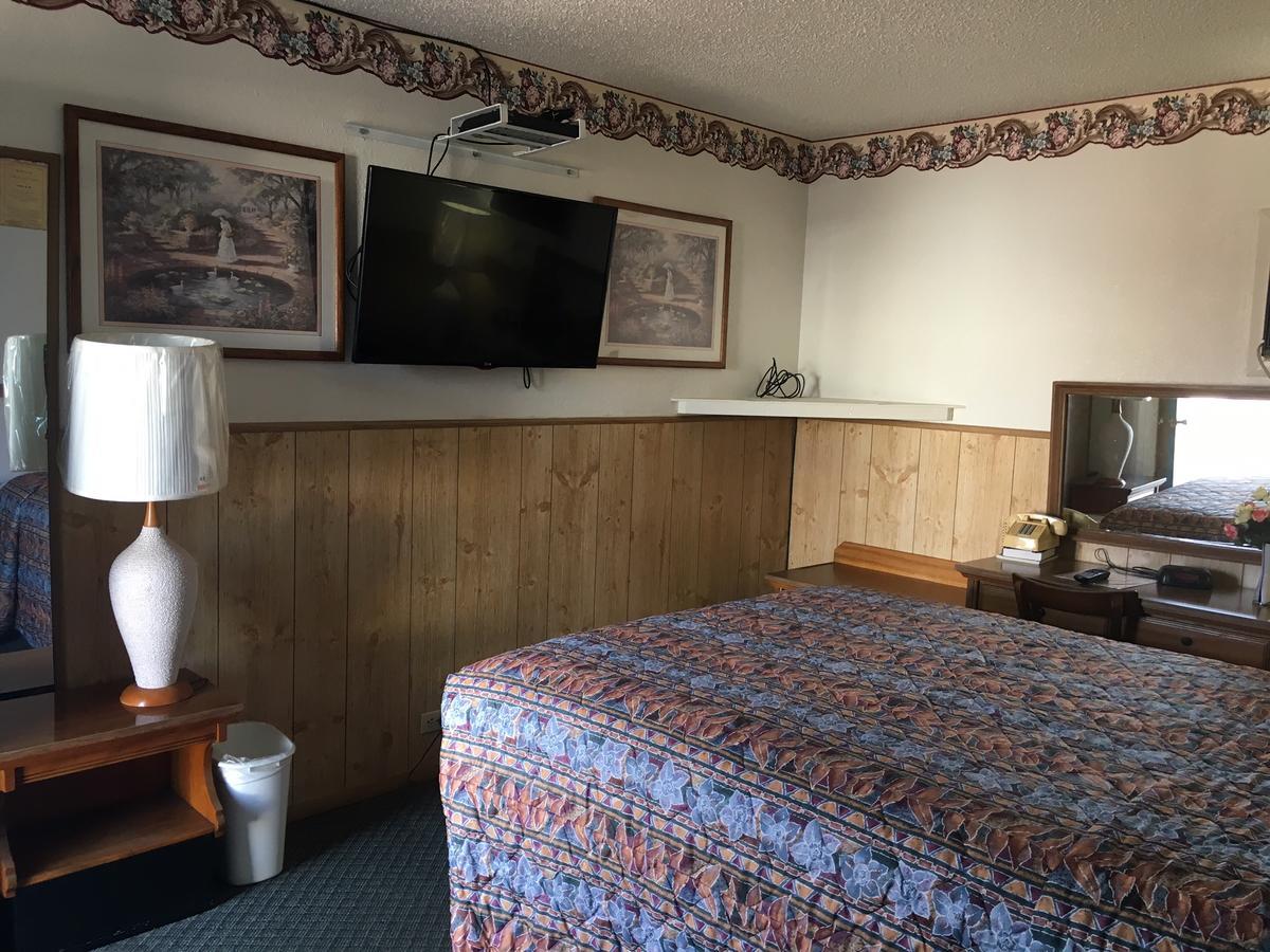 Skyliner Motel Stroud Dış mekan fotoğraf