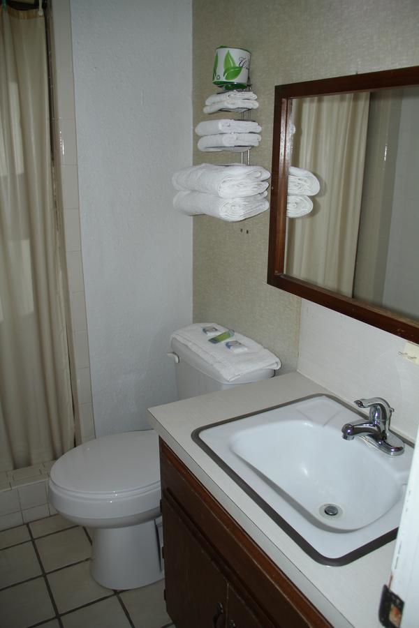 Skyliner Motel Stroud Dış mekan fotoğraf
