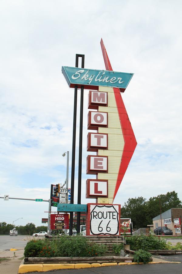 Skyliner Motel Stroud Dış mekan fotoğraf