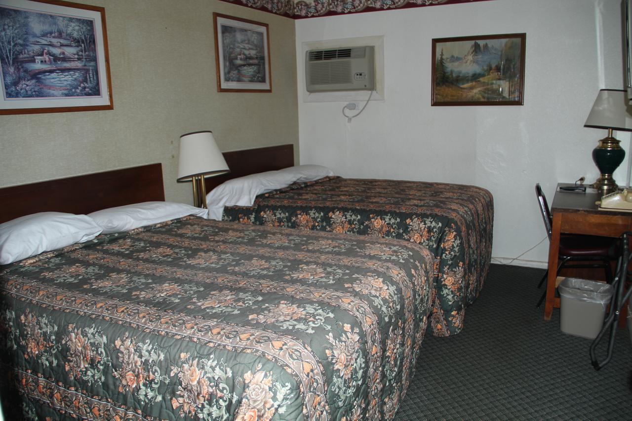 Skyliner Motel Stroud Dış mekan fotoğraf