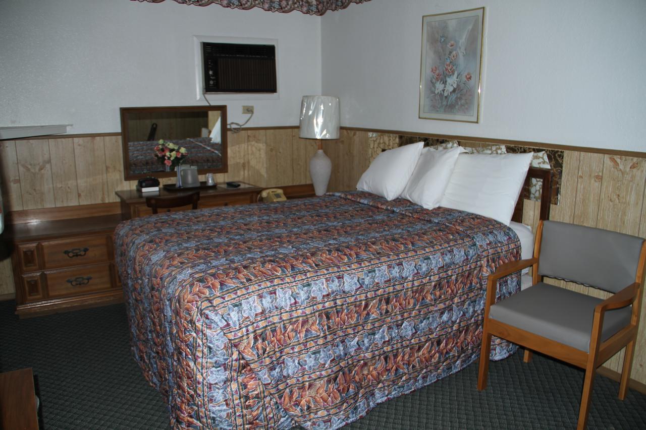 Skyliner Motel Stroud Dış mekan fotoğraf