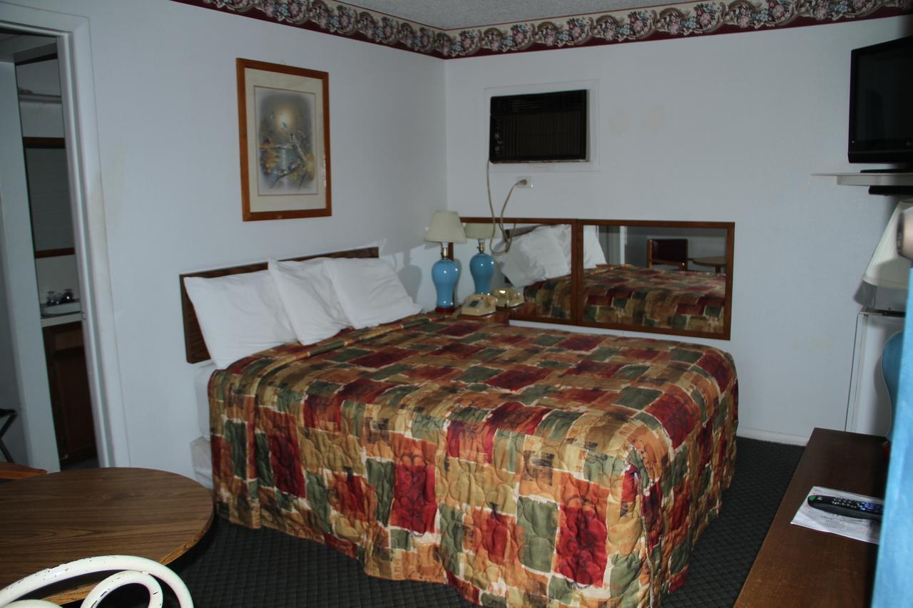 Skyliner Motel Stroud Dış mekan fotoğraf