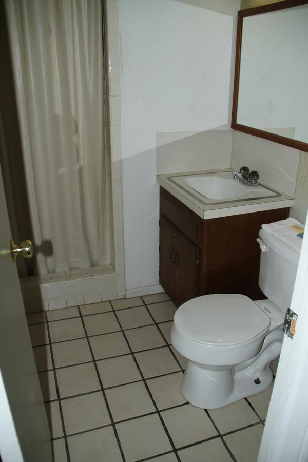 Skyliner Motel Stroud Dış mekan fotoğraf