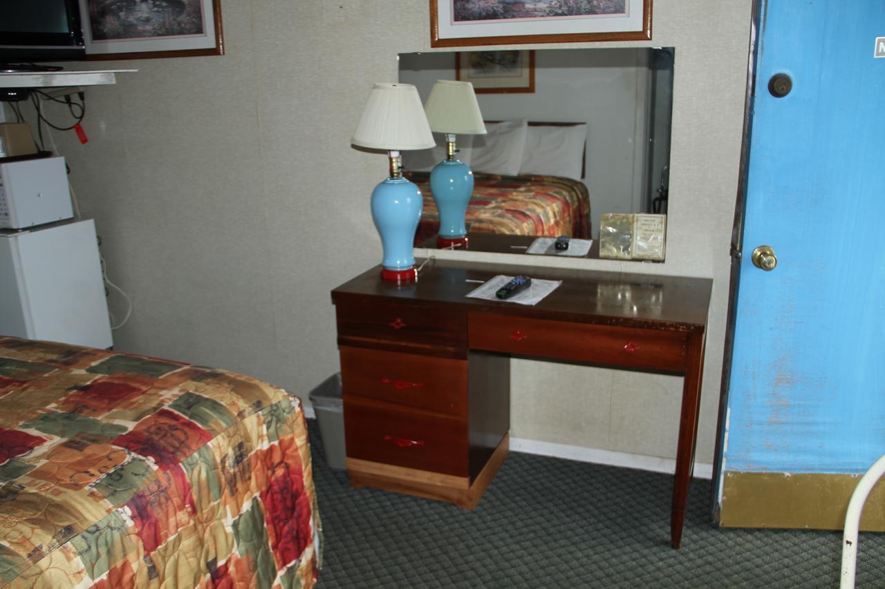 Skyliner Motel Stroud Dış mekan fotoğraf