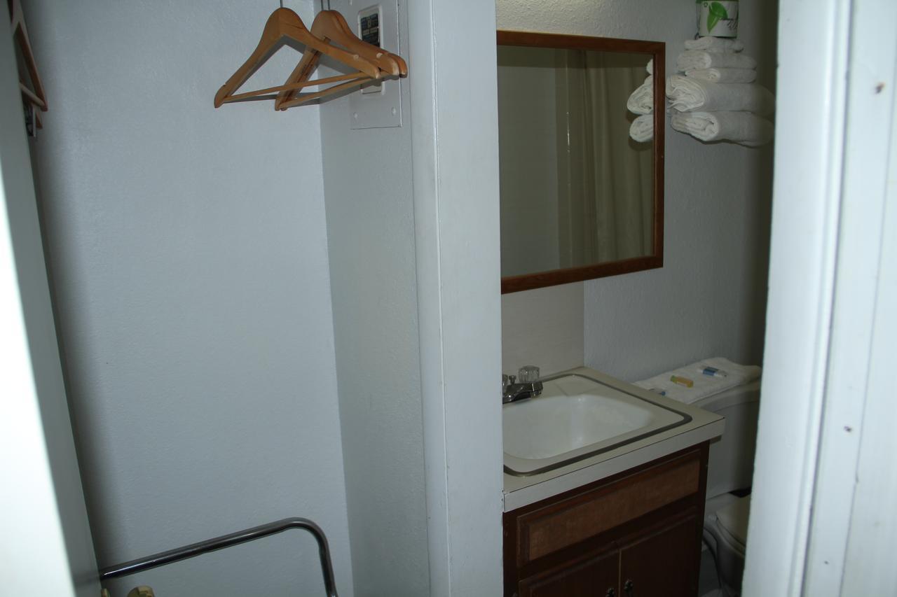 Skyliner Motel Stroud Dış mekan fotoğraf