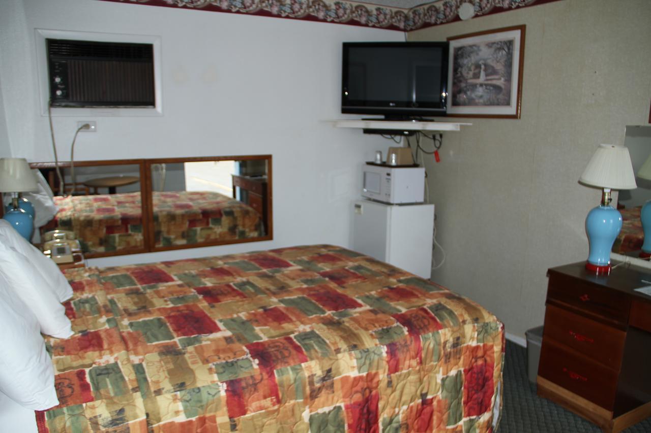 Skyliner Motel Stroud Dış mekan fotoğraf