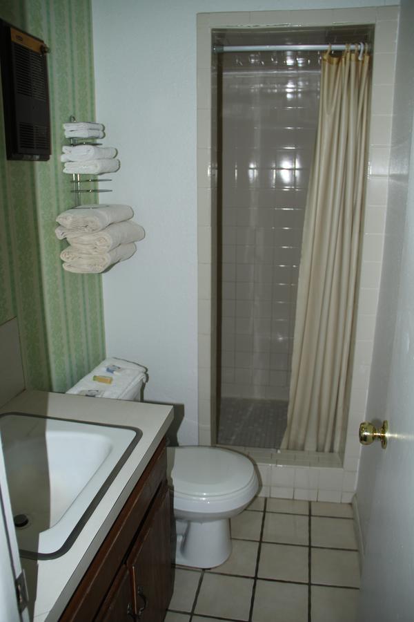 Skyliner Motel Stroud Dış mekan fotoğraf