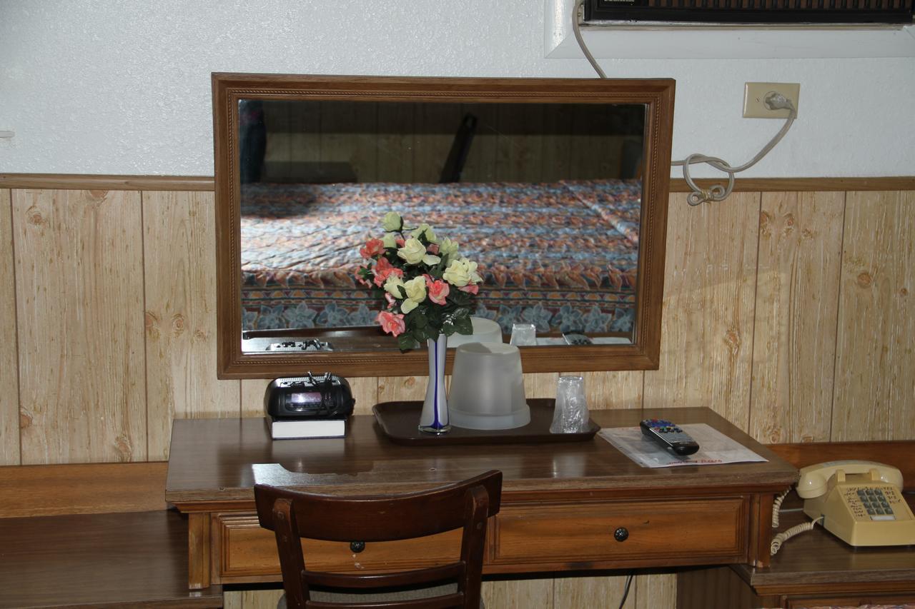 Skyliner Motel Stroud Dış mekan fotoğraf