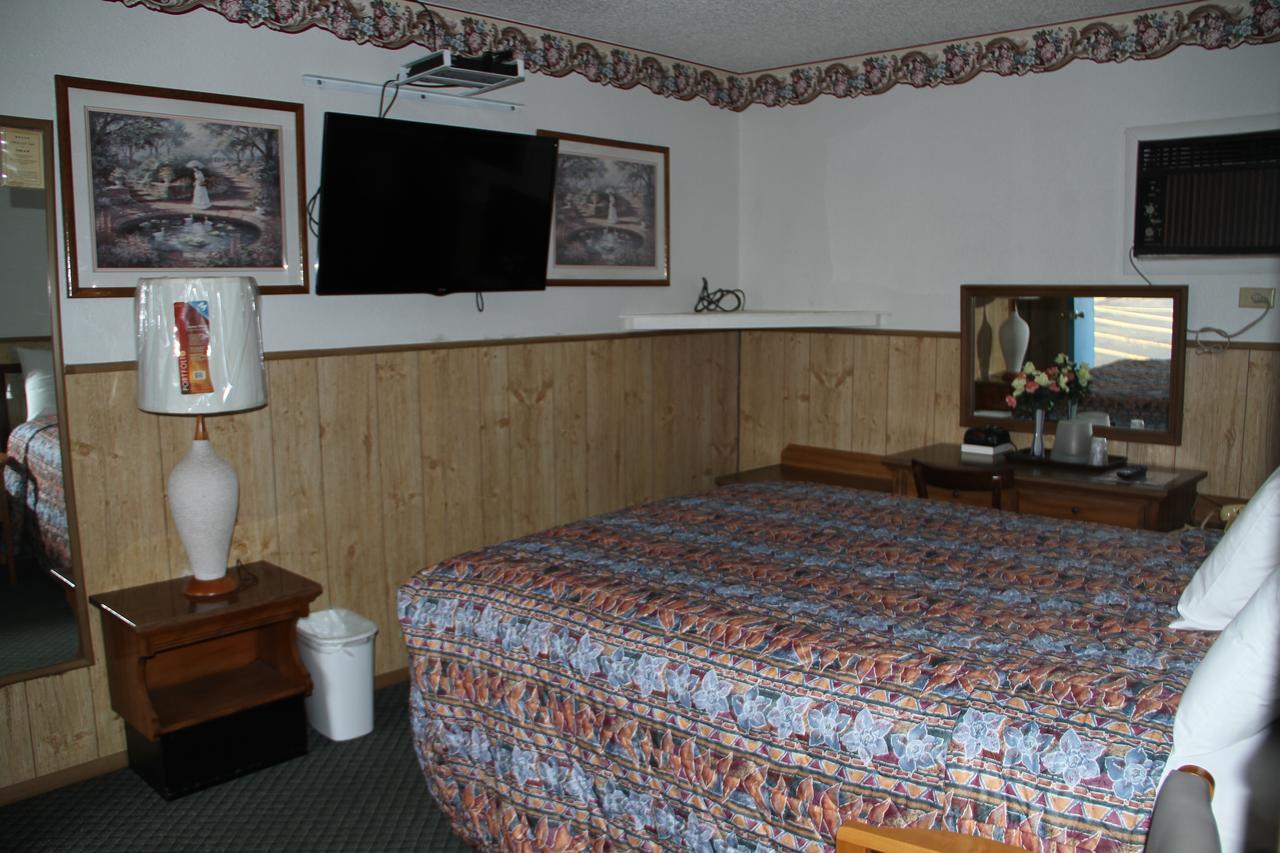 Skyliner Motel Stroud Dış mekan fotoğraf
