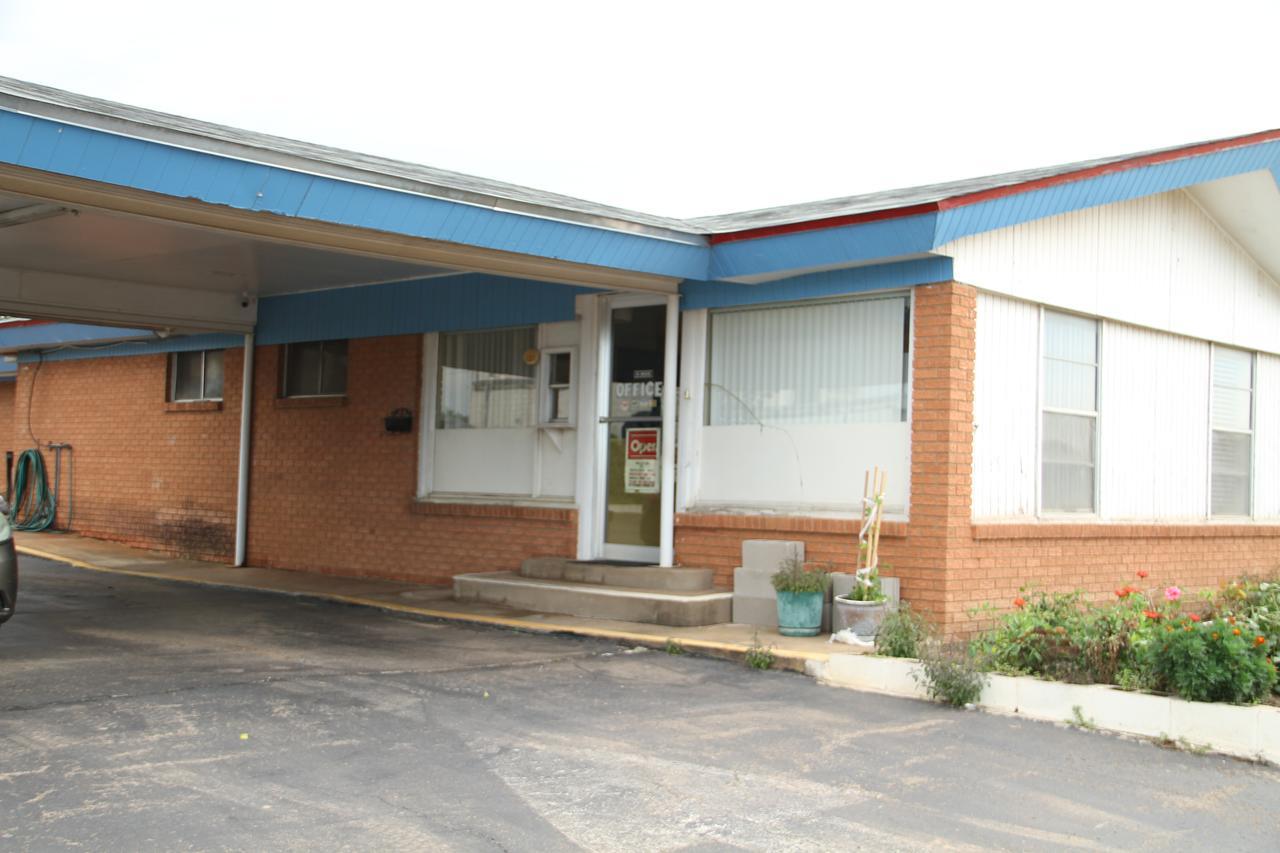 Skyliner Motel Stroud Dış mekan fotoğraf